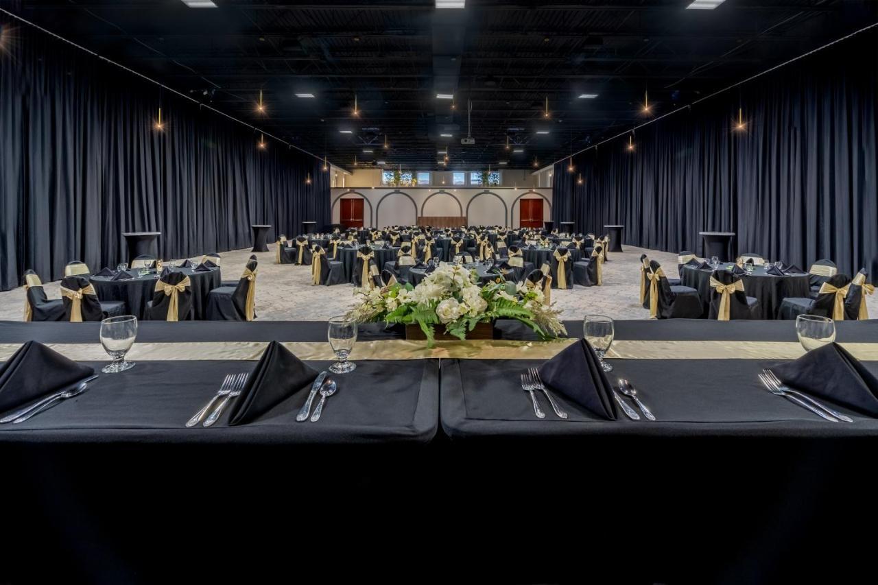 Grand Williston Hotel And Conference Center 외부 사진