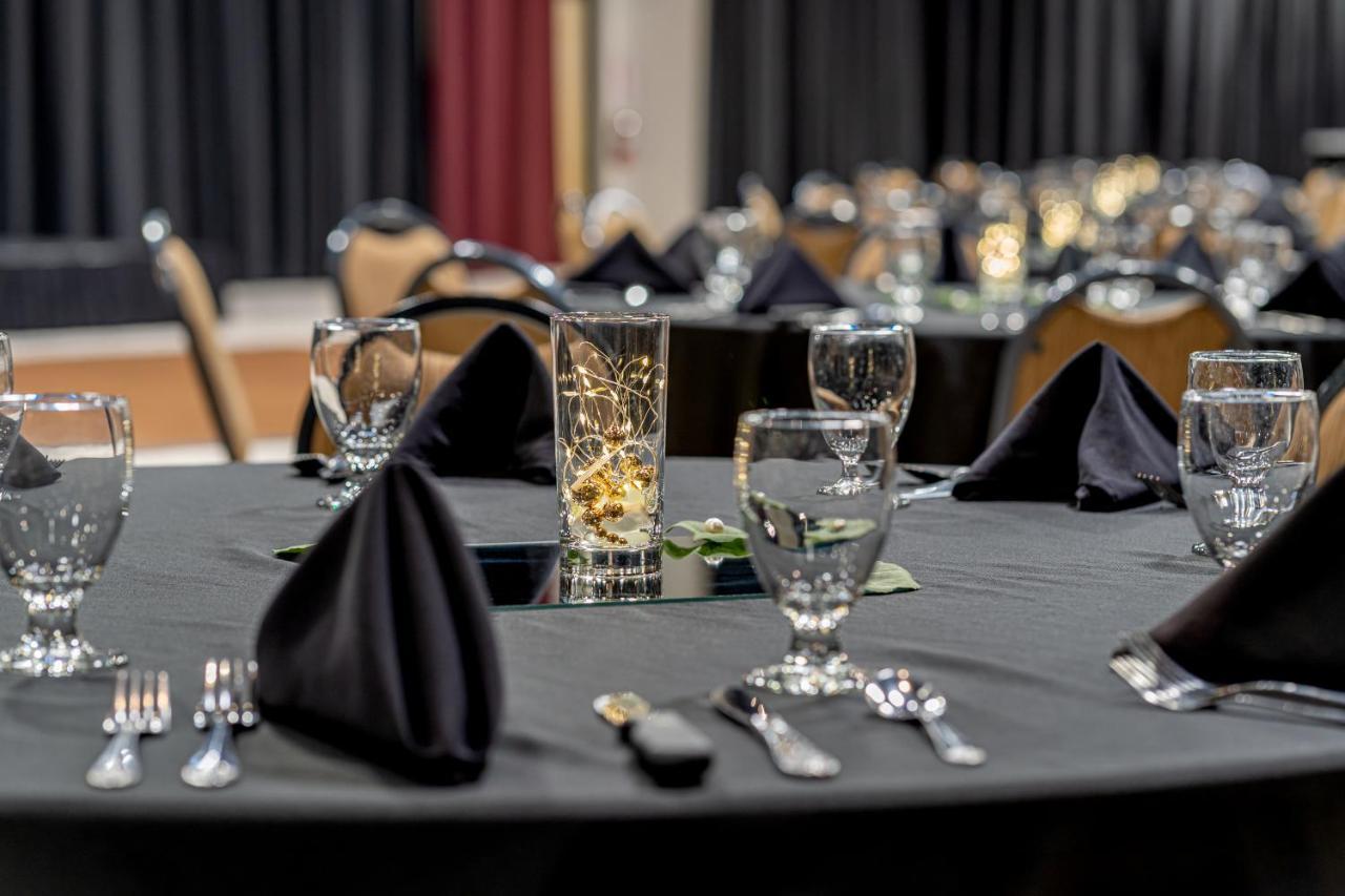 Grand Williston Hotel And Conference Center 외부 사진