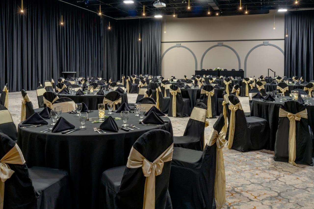 Grand Williston Hotel And Conference Center 외부 사진
