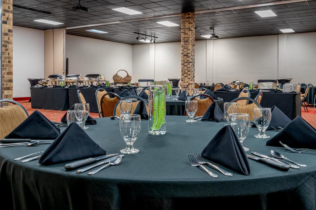 Grand Williston Hotel And Conference Center 외부 사진